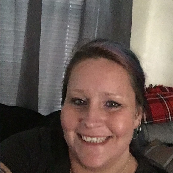 Meet your Posher, Lena - Picture 2 of 2